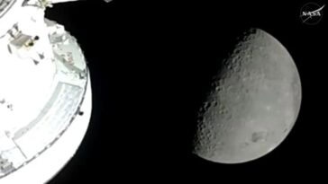 A view from the edge: Orion nears the Moon’s hidden side on April 6, 2026. ©Image Credit: NASA