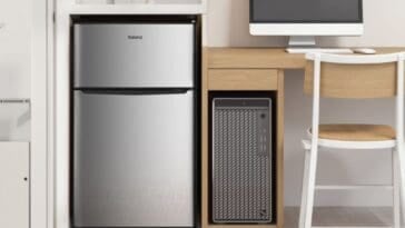 Galanz 3.1 Cu Ft Mini Fridge with Freezer ©Image Credit: Galanz