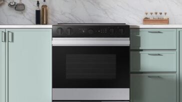Samsung Bespoke Slide-in Electric Range ©Image Credit: Samsung