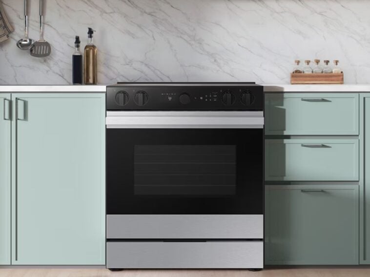 Samsung Bespoke Slide-in Electric Range ©Image Credit: Samsung