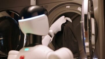 China is sending robots into homes to clean alongside humans | ©Image Credit: X Square Robot