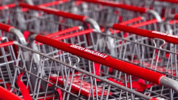 That long Costco line might finally move faster thanks to a new checkout test | ©Image Credit: Wiki Commons