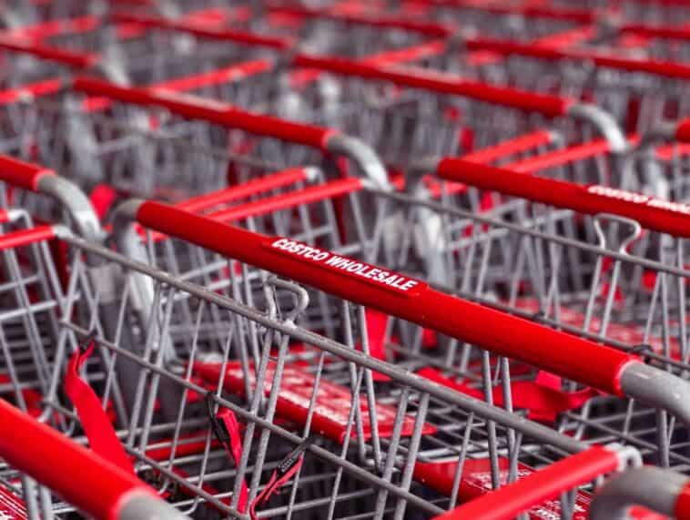 That long Costco line might finally move faster thanks to a new checkout test | ©Image Credit: Wiki Commons