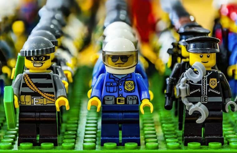 The only thing more painful than stepping on a Lego is losing two entire trailer-loads of them. ©Image Credit: Unsplash / Giampiero Fanni