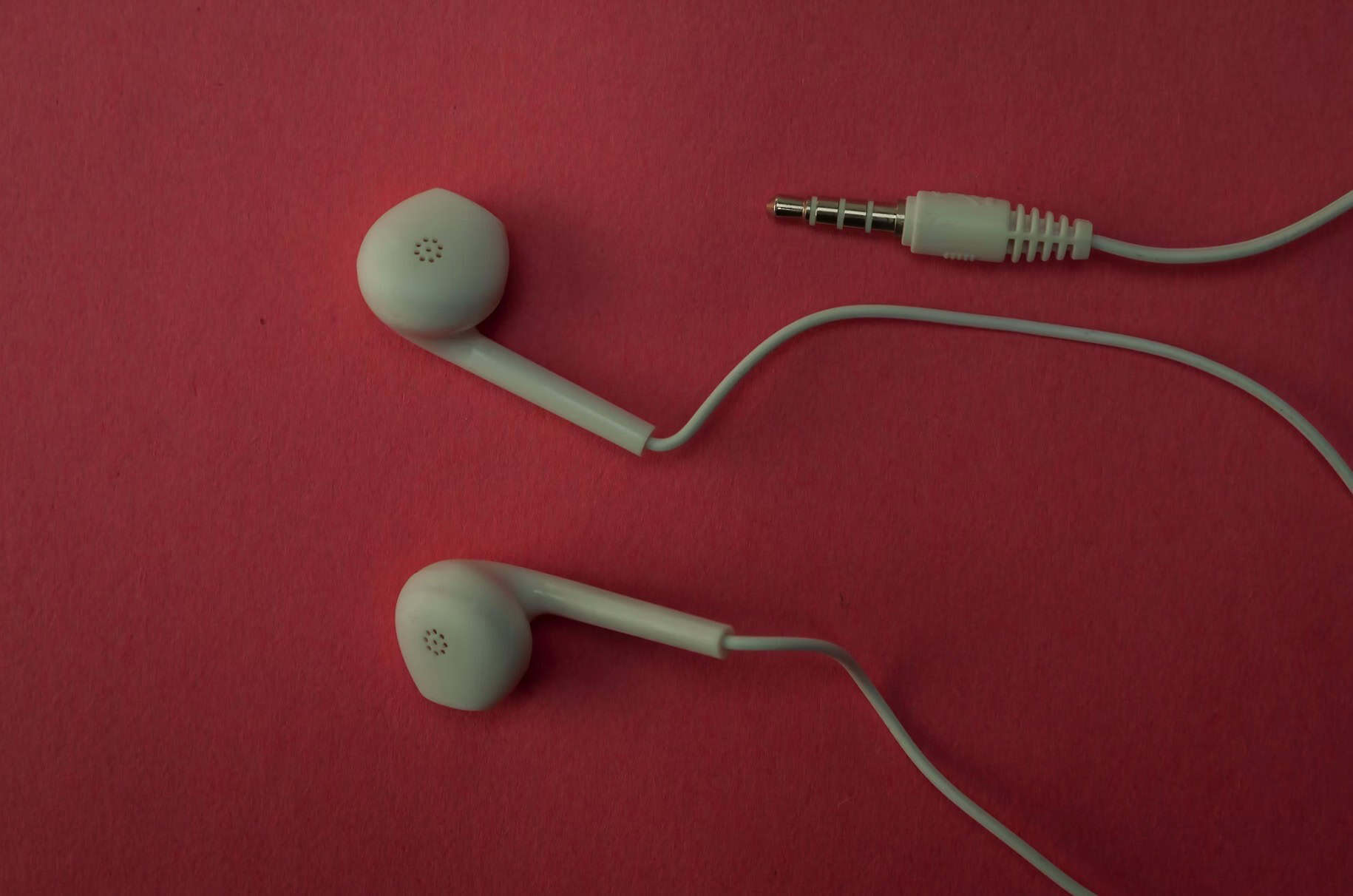 Wired headphones are making a comeback | ©Image Credit: Unsplash / Arturo Añez