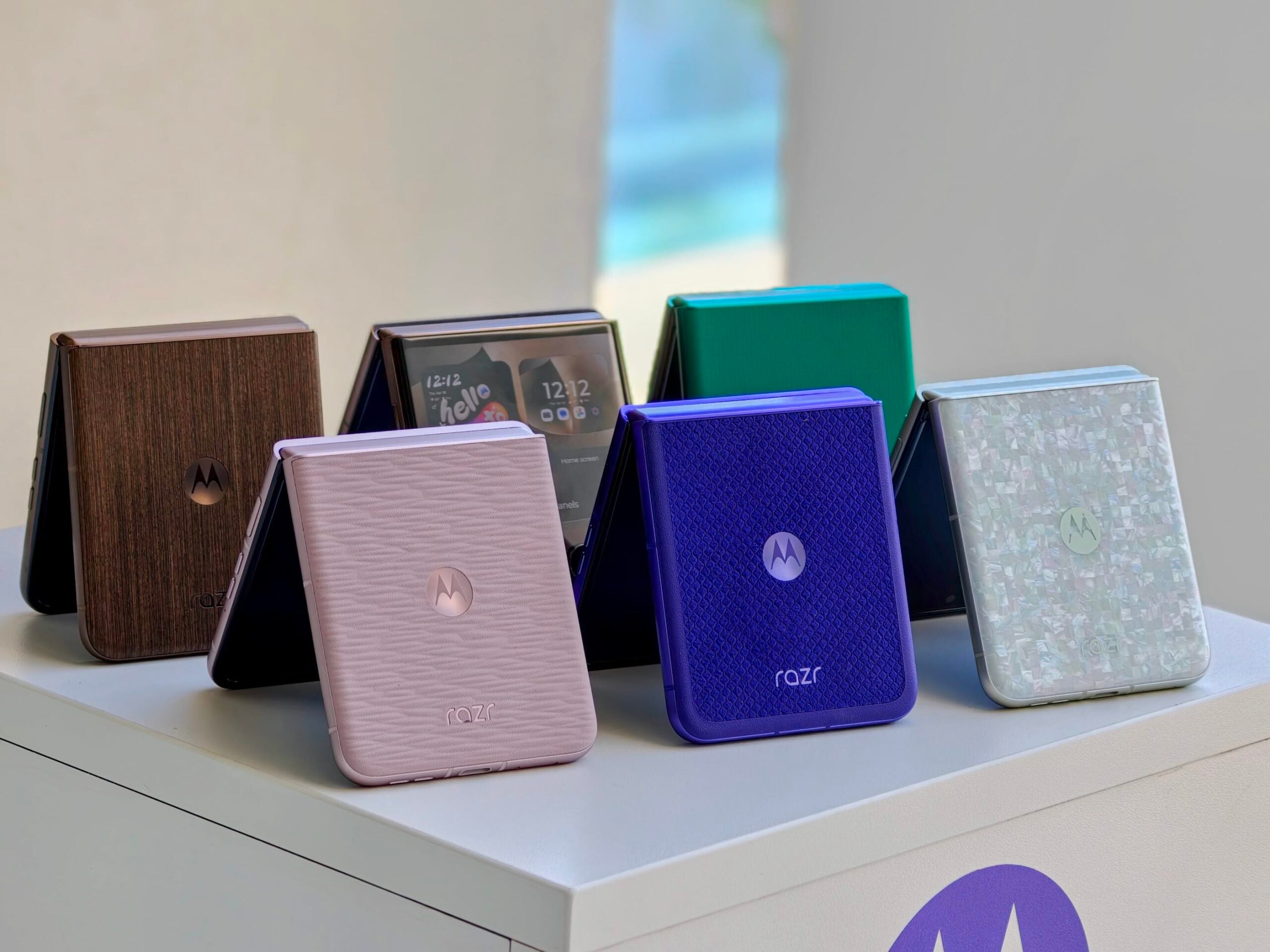 Motorola Razr 2026 series review: Simply the best 5 A look at the 2026 Motorola Razr lineup, where even the budget-friendly standard model is beautifully crafted with premium Pantone textures that effortlessly double as a fashion statement. | Image Credit: GEEKSPIN