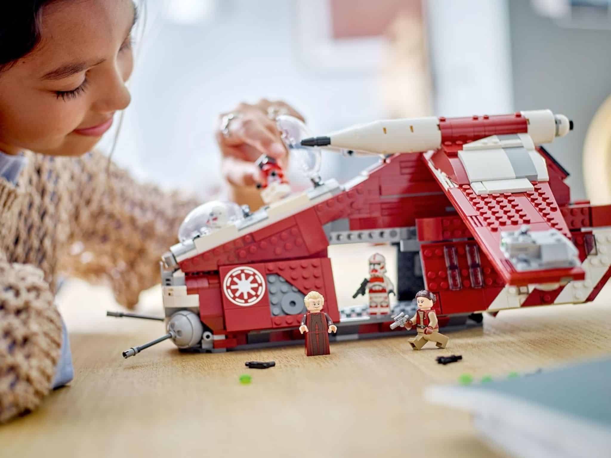 LEGO Star Wars The Clone Wars Coruscant Guard Gunship Set ©Image Credit: LEGO