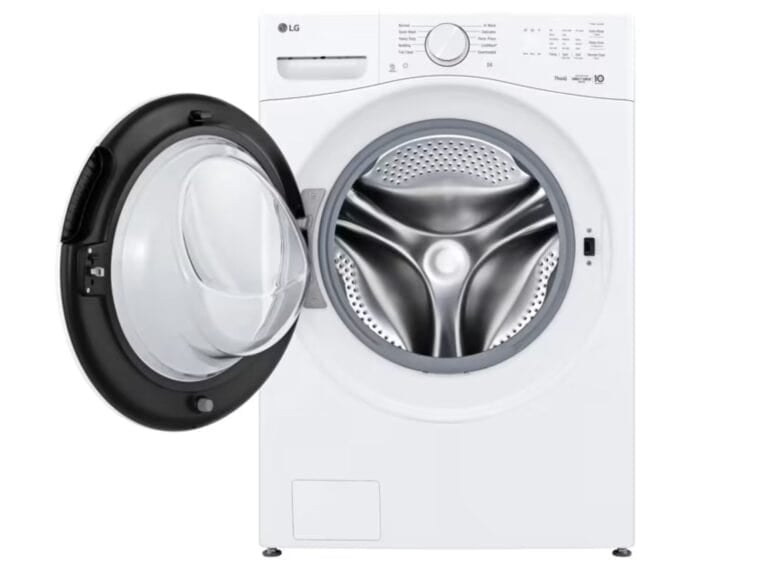 LG 4.5 cu. ft. Ultra Large Capacity Smart Front Load Washer ©Image Credit: LG