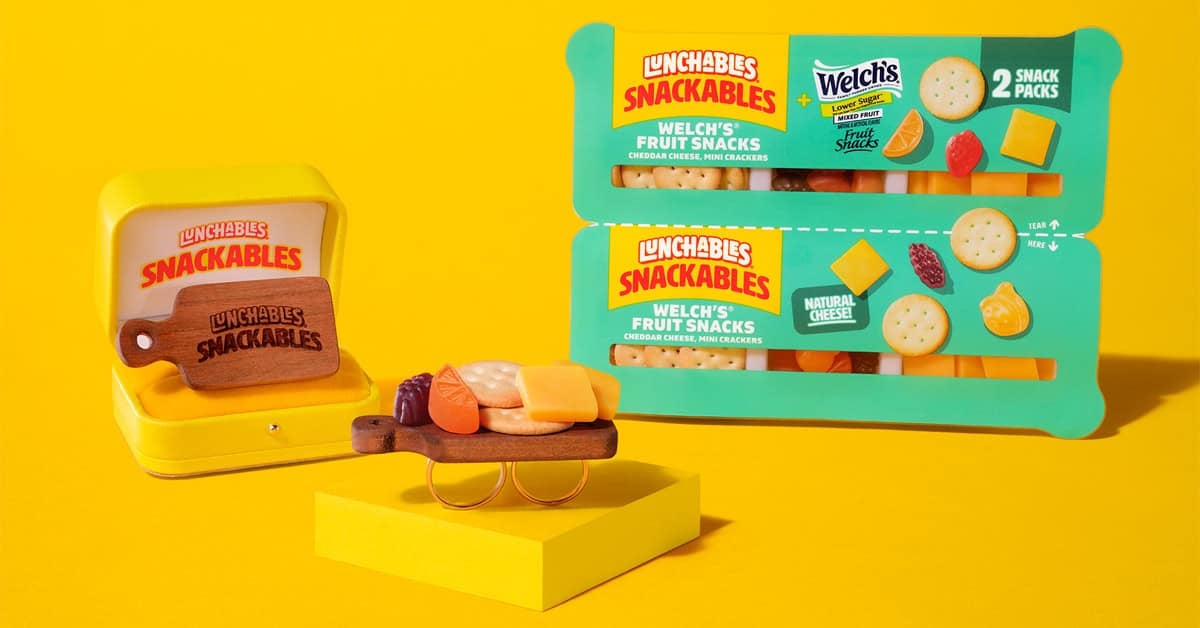 Lunchables Snackables brings cheese, crackers, and poppable treats together in a shareable double snack pack | ©Image Credit: Lunchables