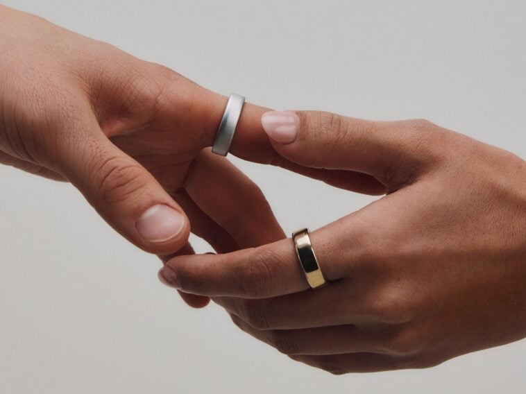 Oura Ring 5 in Gold and Silver ©Image Credit: Oura
