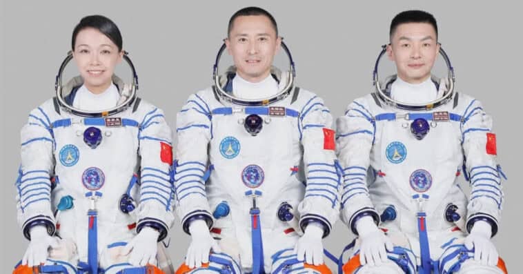 China is racing NASA to put astronauts on the Moon by 2030 1 Shenzhou-23 astronauts (from left: payload specialist Lai Ka-ying, commander Zhu Yangzhu, and pilot Zhang Zhiyuan) launch aboard a Long March rocket as China pushes forward in its race to reach the Moon by 2030. | ©Image Credit: CMSA/CCTV