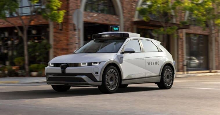 A Waymo robotaxi equipped with the company’s autonomous driving technology. | ©Image Credit: Waymo