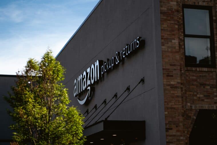 Amazon sued for allegedly pocketing tariff refunds owed to customers | ©Image Credit: Unsplash / Dmitry Kropachev