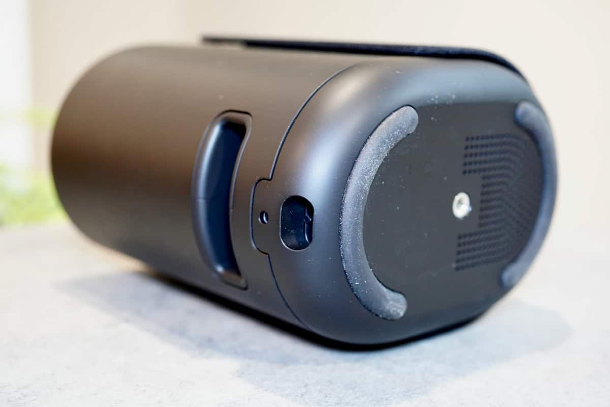 Bose Lifestyle Ultra Speaker review: Bose takes on Sonos 5 The Lifestyle Ultra Speaker sounds much bigger and more substantial than its size suggests. Not just “good bass for a small speaker,” but actual punch and body that you can feel in the room