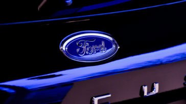 Ford brought back more than 300 veteran engineers after automated quality systems fell short | ©Image Credit: Unsplash / Robin Mathlener
