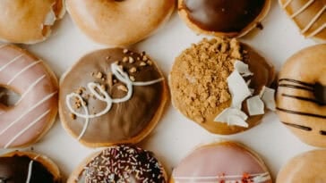 Krispy Kreme and Dunkin lead National Donut Day with free donuts and sweet Friday deals across the country. | ©Image Credit: Unsplash / Annie Spratt