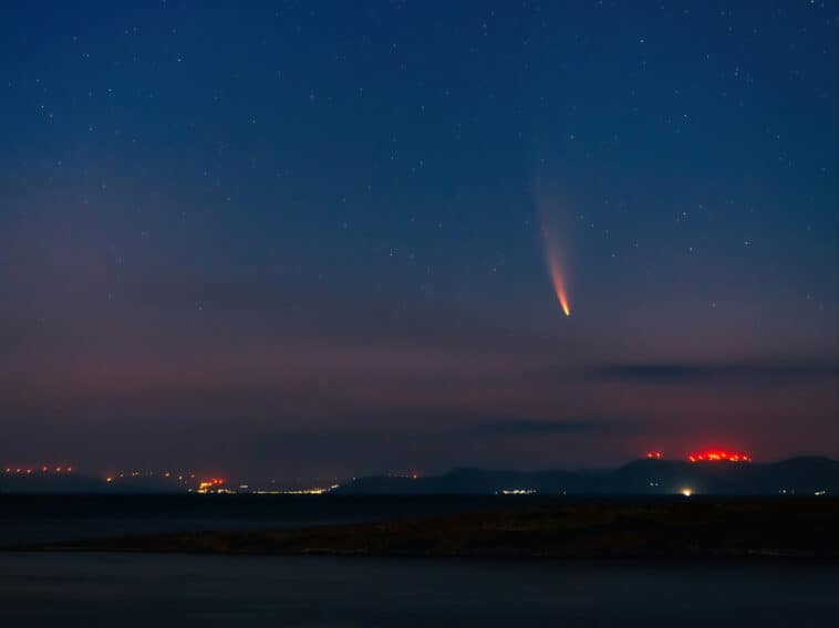 NASA says a 5-foot meteor caused the massive sonic boom heard across the Northeast on Saturday | ©Image Credit: Unsplash / Tasos Mansour