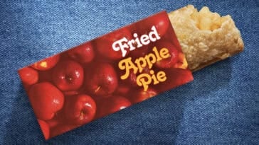 The original McDonald’s Fried Apple Pie is returning nationwide this summer. | ©Image Credit: McDonald's
