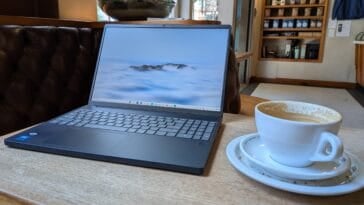 The 15.3-inch display on the Lenovo Chromebook Plus i is just right for both working and watching movies ©Image Credit: GEEKSPIN