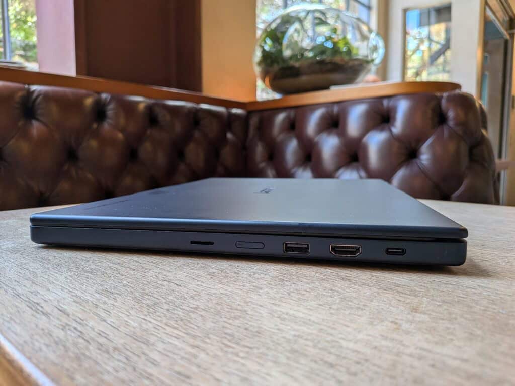 Lenovo Chromebook Plus i Review: The ideal student laptop 2 Lenovo Chromebook Plus i ©Image Credit: GEEKSPIN