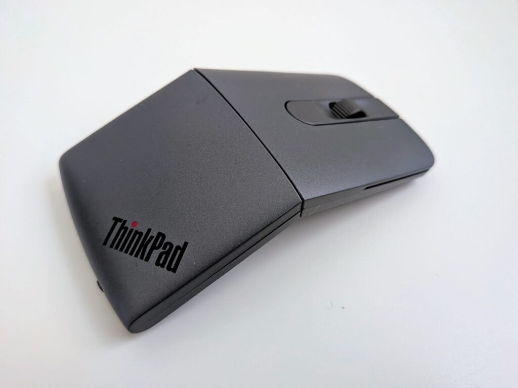 Lenovo ThinkPad Presenter Mouse Aura Edition review: The ultimate travel mouse 2 Lenovo ThinkPad Presenter Mouse Aura Edition ©Image Credit: GEEKSPIN
