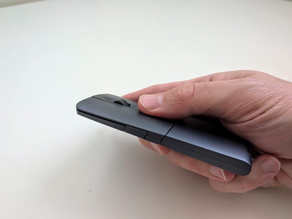 Lenovo ThinkPad Presenter Mouse Aura Edition review: The ultimate travel mouse 3 Lenovo ThinkPad Presenter Mouse Aura Edition ©Image Credit: GEEKSPIN