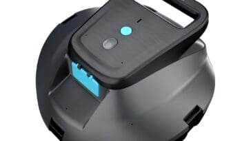 Pondee X1 Robotic Pool Vacuum ©Image Credit: Pondee