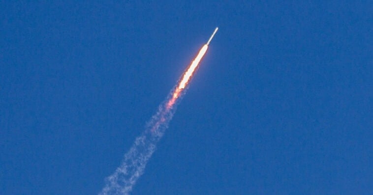 Chinese rocket breaks apart in space dangerously close to Starlink 1 The upper stage of the Chinese Zhuque-2E rocket breaks apart in orbit near crowded Starlink satellite paths above Earth. | ©Image Credit: Maciej Ruminkiewicz / Unsplash