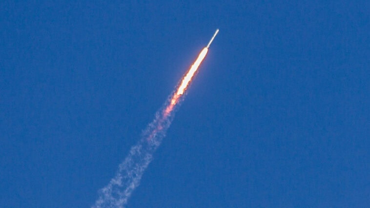 Chinese rocket breaks apart in space dangerously close to Starlink 4 The upper stage of the Chinese Zhuque-2E rocket breaks apart in orbit near crowded Starlink satellite paths above Earth. | ©Image Credit: Maciej Ruminkiewicz / Unsplash