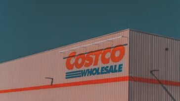 Rising gas prices are sending more shoppers to Costco's pumps than ever before | ©Image Credit: Unsplash / Omar Abascal