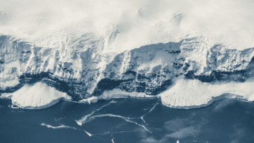 Scientists have uncovered a giant subglacial structure buried deep beneath Antarctica's frozen surface | ©Image Credit: Unsplash / Matt Palmer