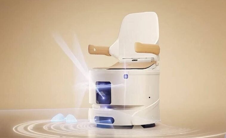 A Chinese company built a self-driving toilet that navigates to users who cannot reach a bathroom | ©Image Credit: Yueban