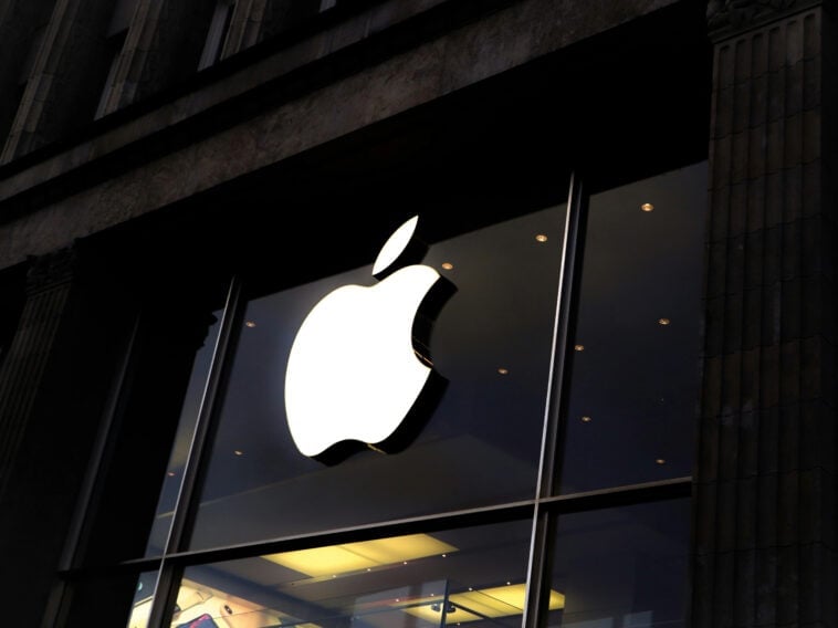 Apple has reclaimed its spot as the world’s most valuable public company, edging ahead of Nvidia with a market value near $5 trillion | ©Image Credit: Unsplash / Laurenz Heymann