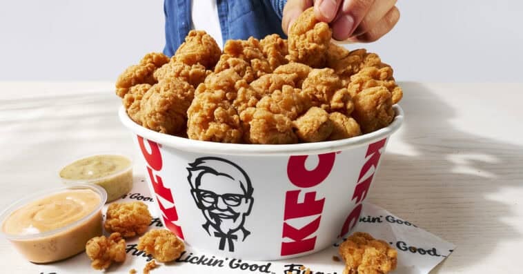 KFC brings back popcorn chicken with a new $10 bucket 1 After years of requests, KFC brings back Popcorn Chicken with new meal deals and a bucket built for sharing. | ©Image Credit: Kentucky Fried Chicken
