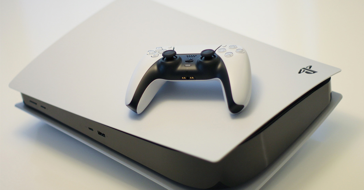 PlayStation discs are disappearing by 2028 as Sony fully shifts to digital downloads for all new game releases. | ©Image Credit: Kerde Severin / Pexels