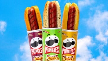 Pringles gives cookouts a makeover with potato-based Pop Dog Buns inspired by the brand’s most famous chip flavors. | ©Image Credit: Pringles