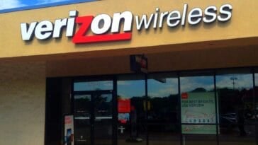 The biggest US carriers are replacing SMS verification with invisible network authentication | ©Image Credit: Wikicommons / Mike Mozart