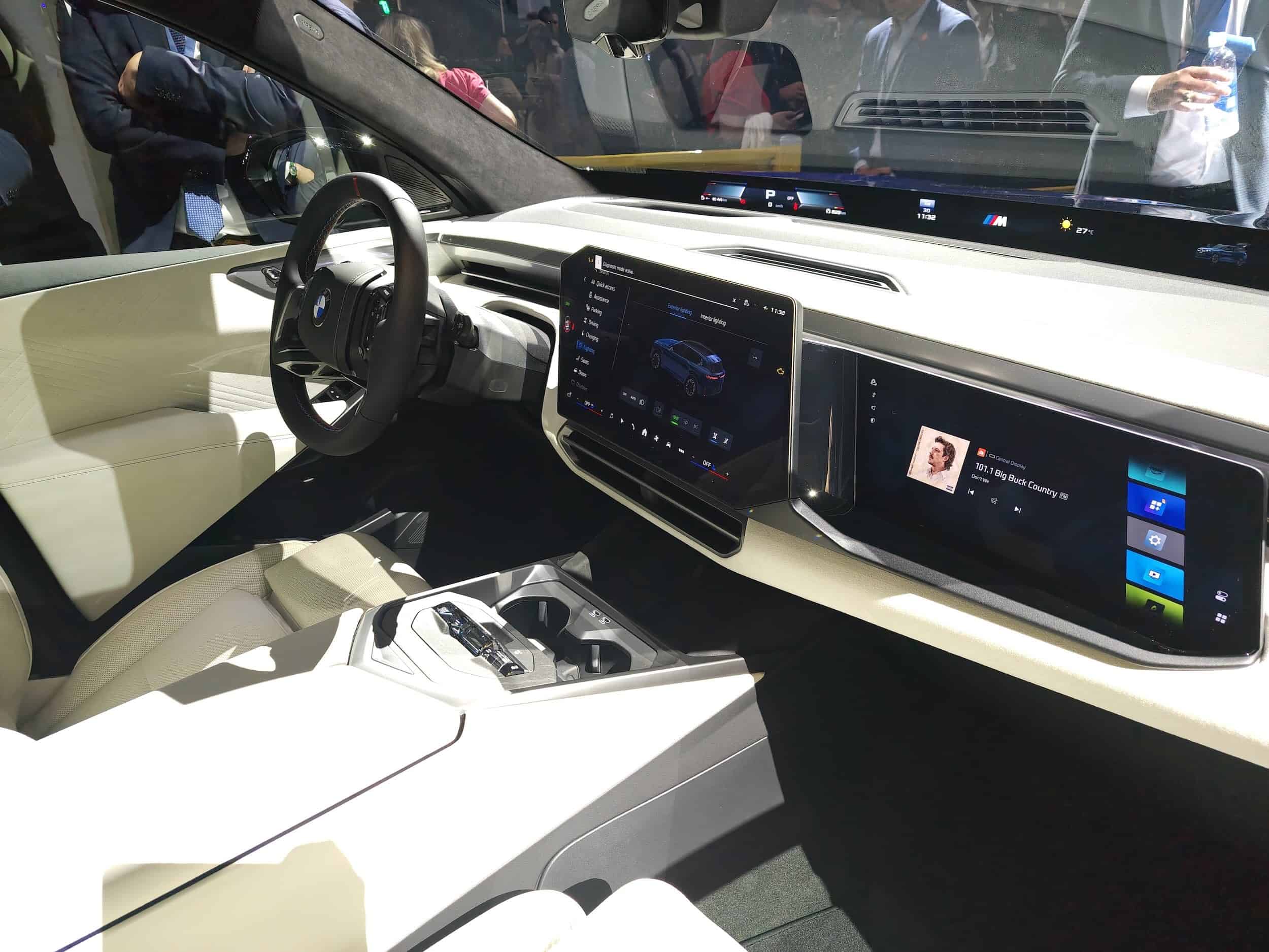 BMW's new X5 comes with 5 engine choices, including hydrogen 3 An inside look at the new X5 cabin reveals an uncluttered, driver-centric layout that blends a free-cut Central Display with premium material details