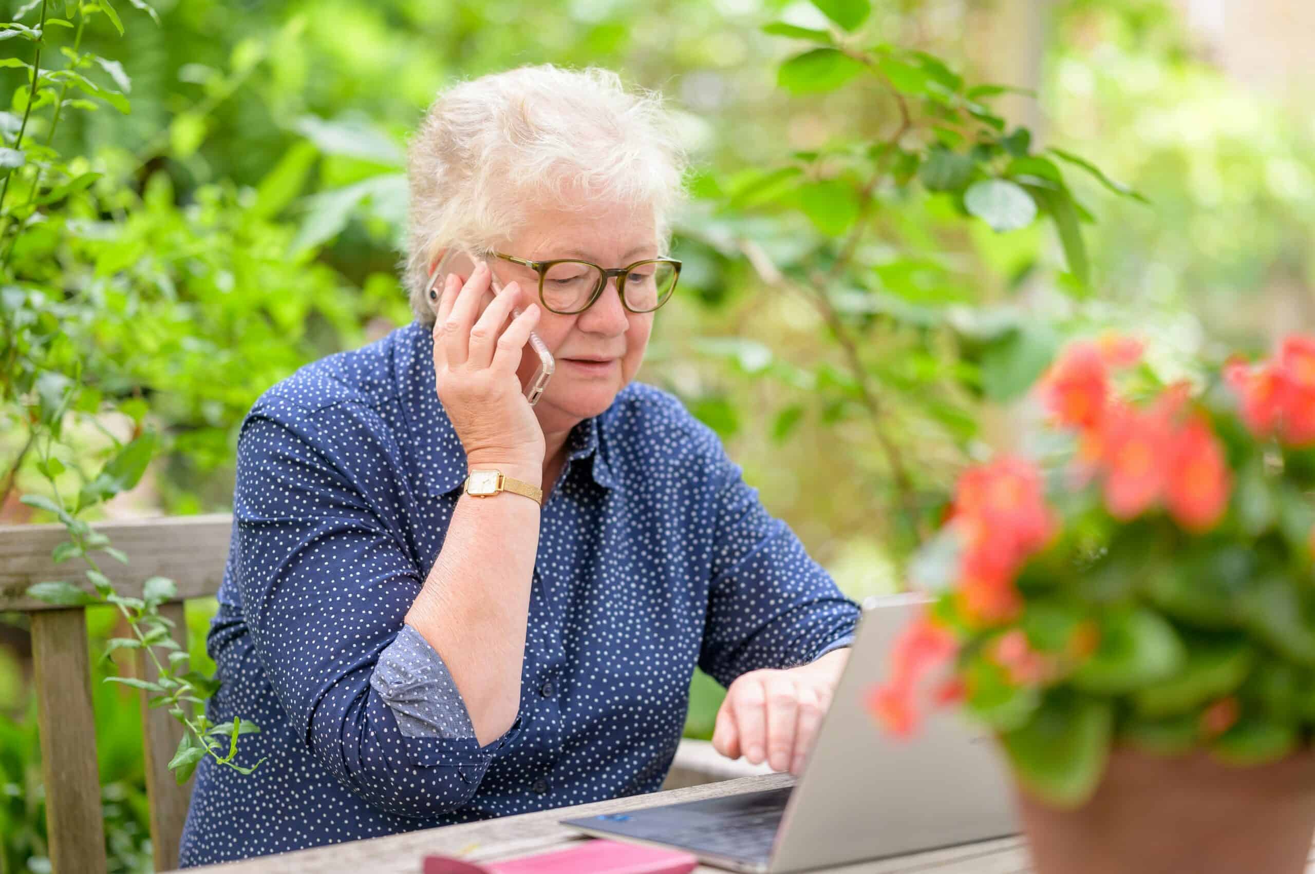 Scammers are using victim’s travel details to make fake calls that sound dangerously convincing | ©Image Credit: Unsplash / Centre for Ageing Better