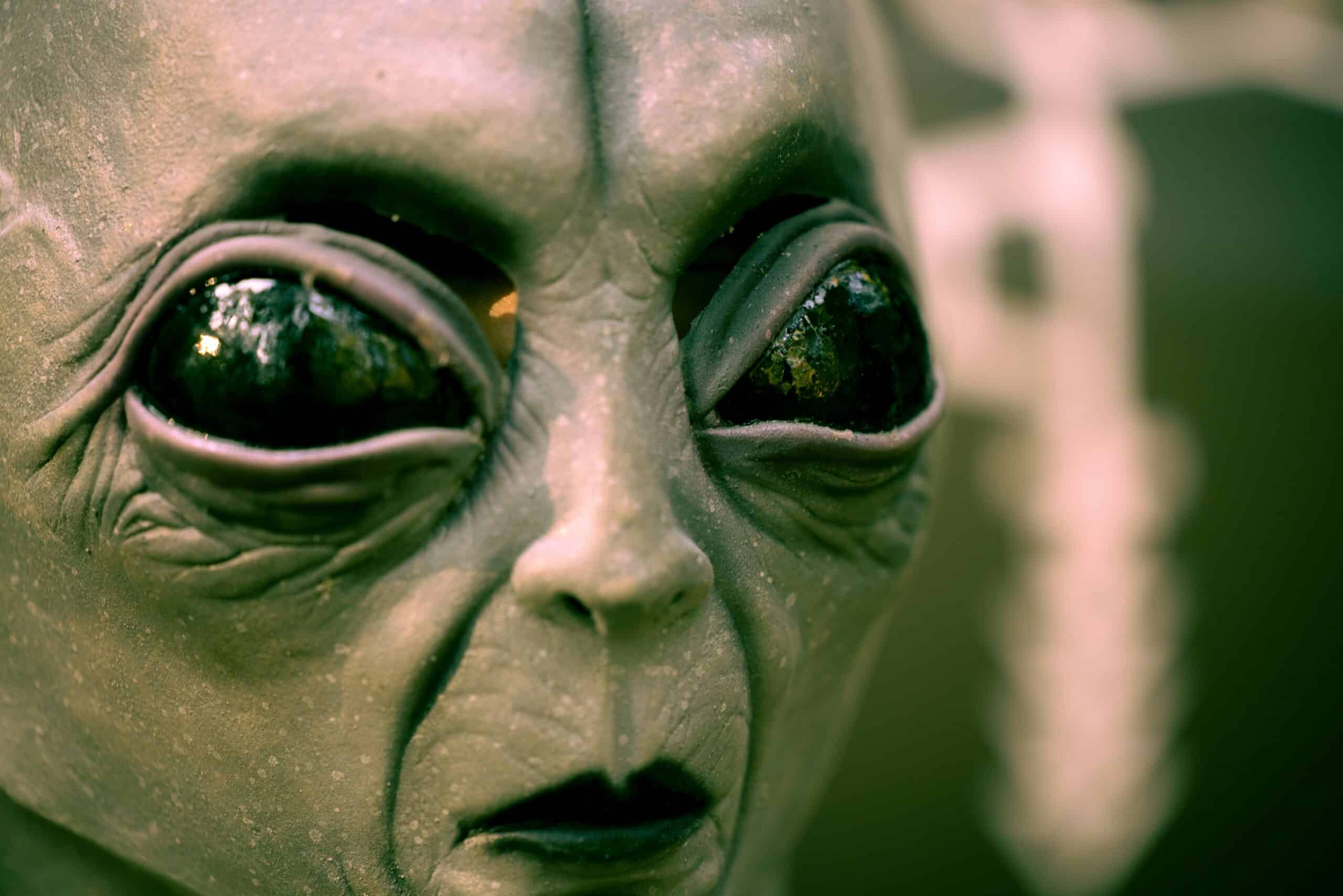 Scientists say tiny exoplanets smaller than Mars simply can't hold an atmosphere long enough for alien life to survive. ©Image Credit: Unsplash / Leo_Visions