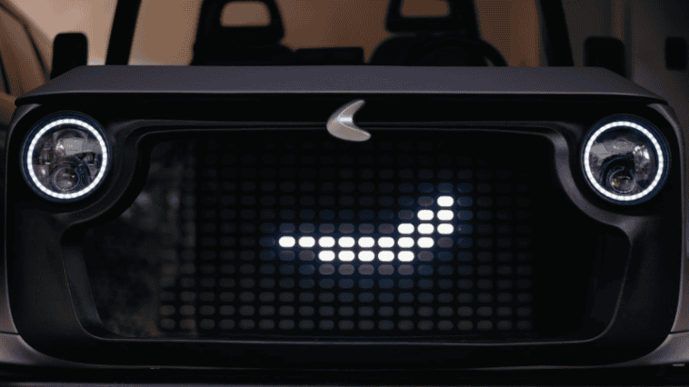 New talking electric car parks itself but is banned from highways 1 A Miami company built a $15,000 "life utility vehicle" that talks to you but tops out at 25 mph | ©Image Credit: Chip Motors