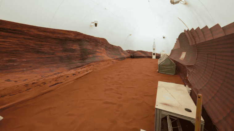 Interior view of a NASA Mars surface simulation habitat, part of the agency’s analog programs now being combined for the new Moon and Mars Exploration Analog mission at Johnson Space Center in Houston | ©Image Credit: NASA