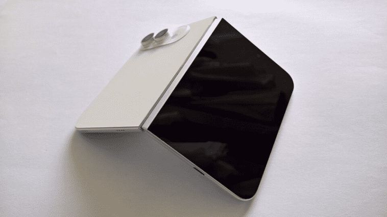 Folding iPhone may not reach buyers until 2027, analyst says 1 A Concept render of Apple's rumored iPhone Fold | ©Image Credit: Wikimedia Commons / ΚΑ ΚΙΤ