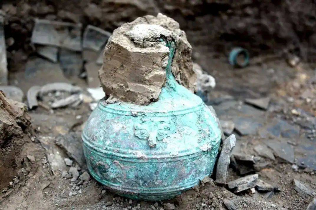 Scientists find a gallon of beer inside 2,200-year-old vessel 2 Scientists discovered the bronze vessel containing a 2,200-year-old beer while researching a Qin-era burial tomb. ©Image Credit: Journal of Archaeological Science / Ruru Chen