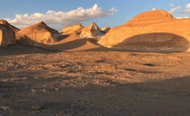 The rugged terrain of Egypt's Western Desert, a region that once hosted a warm, shallow sea during the Late Cretaceous period | ©Image Credit: Flickr / Elias Rovielo