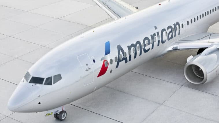 An American Airlines flight faced a frightening laptop fire as it approached Dallas, with several passengers reportedly suffering burns. | ©Image Credit: American Airlines