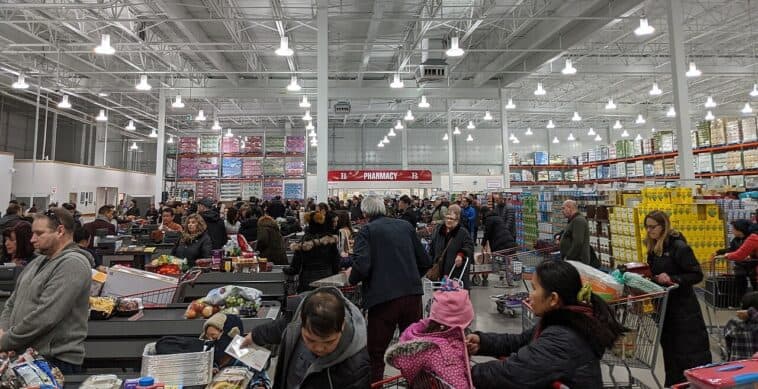 Costco is integrating Medicare health services into its warehouse operations, expanding the role of its existing pharmacy and optical centers | ©Image Credit: Wikimedia Commons / Sikander Iqbal