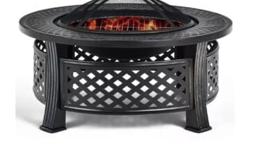 Costway 32-Inch Round Fire Pit ©Image Credit: Costway