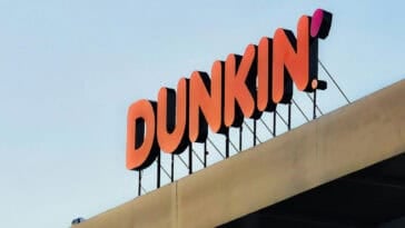 Dunkin’ fans are waiting for details on a possible 1 million free-drink giveaway teased through the brand’s Instagram channel. | ©Image Credit: Jenn Causing / Unsplash