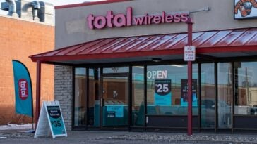Total Wireless customers on select plans can get one Western Union money transfer fee-free every month | ©Image Credit: Wiki Commons